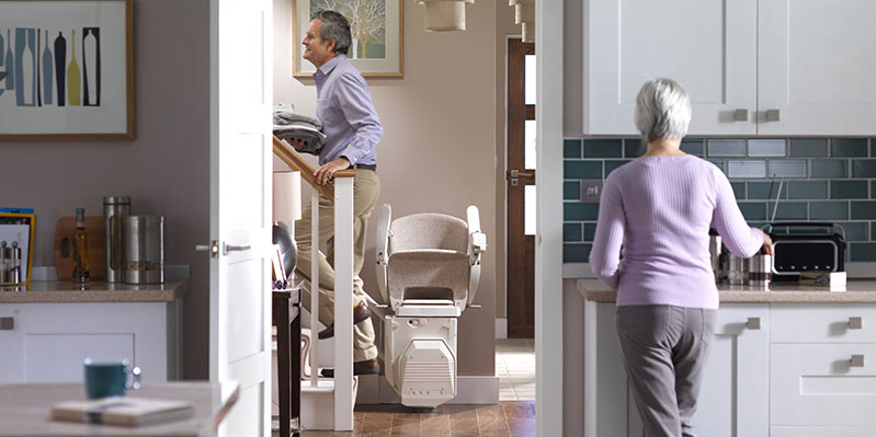 απαιτείται λιγότερος χώρος ανελκυστήρας σκάλας