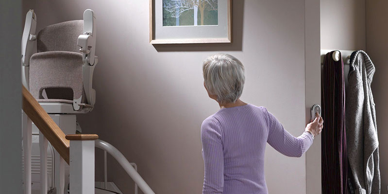 κουμπί κλήσης για ανελκυστήρα σκάλας